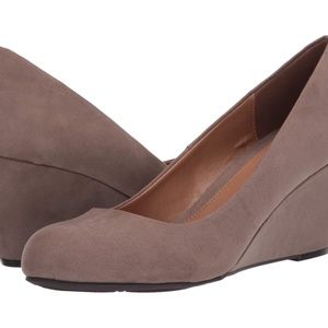 CL by Laundry Nima Wedge Pump, Dark Taupe Suede, size 8.5